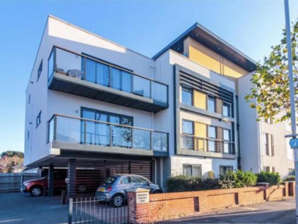 Charming 2-Bed Apartment In Christchurch Christchurch  Exterior foto